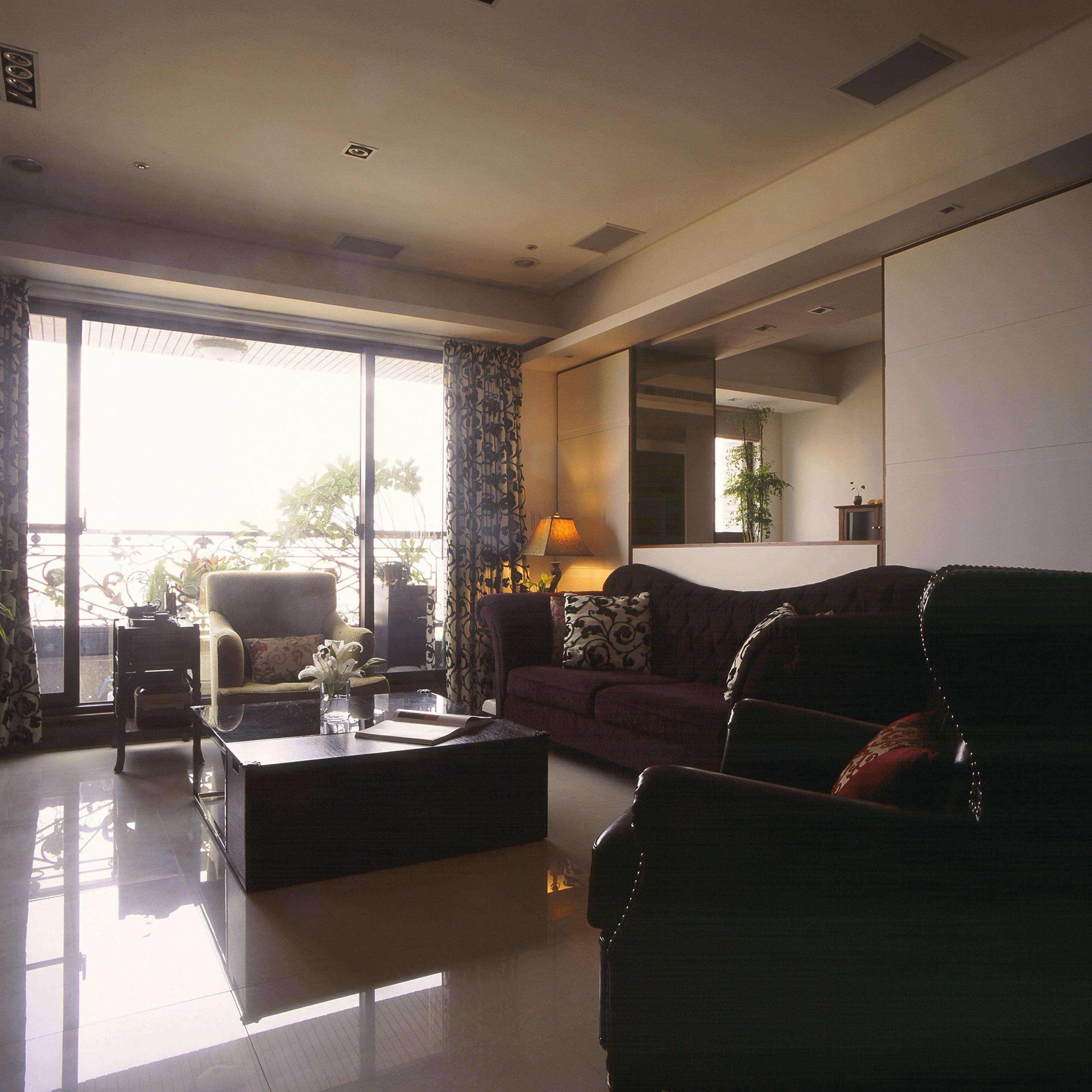 时尚暗色调现代美式客厅沙发装饰设计