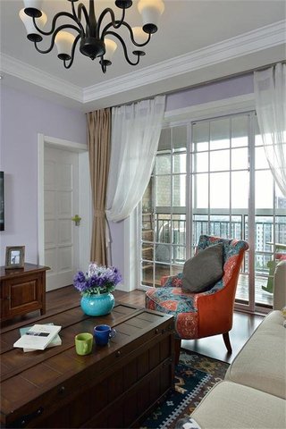 美式风格浅紫色客厅装修图片
