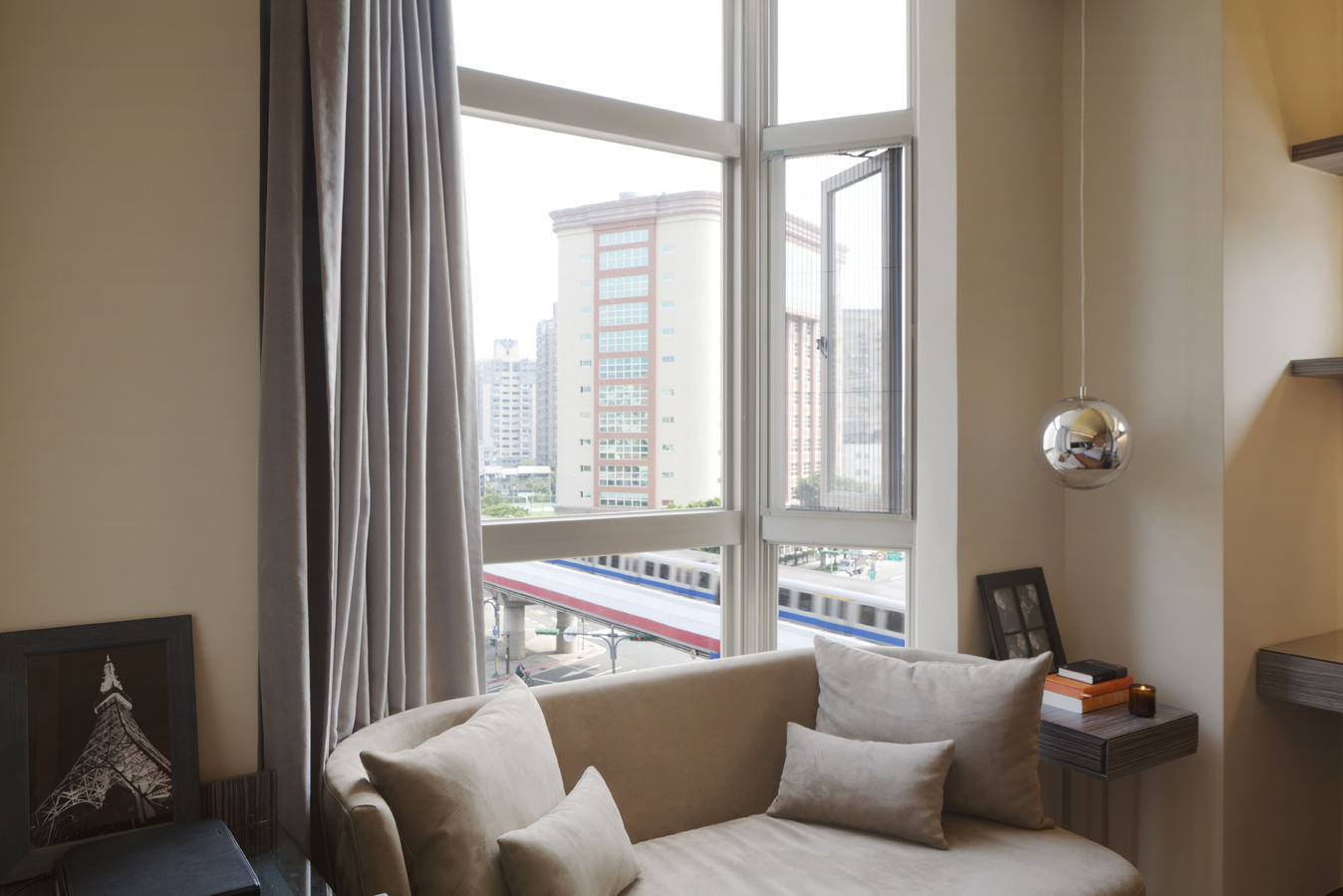 简约现代风公寓客厅窗帘设计欣赏