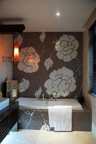 东南亚风情花朵马赛克浴室效果图
