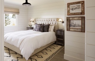 唯美精致北欧风格卧室白色木质背景墙效果图