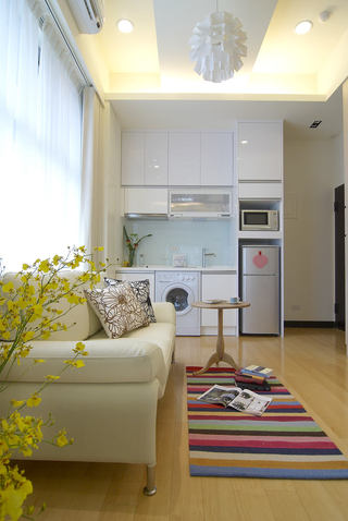 精致简约时尚装修小公寓客厅厨房一体设计