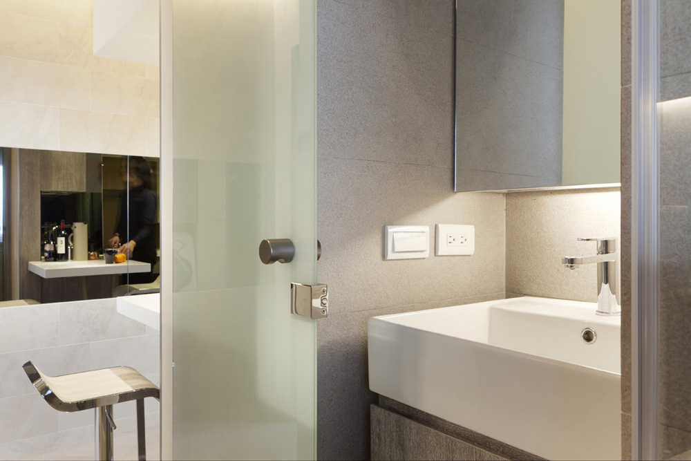 现代简约酒店式公寓卫生间隔断设计