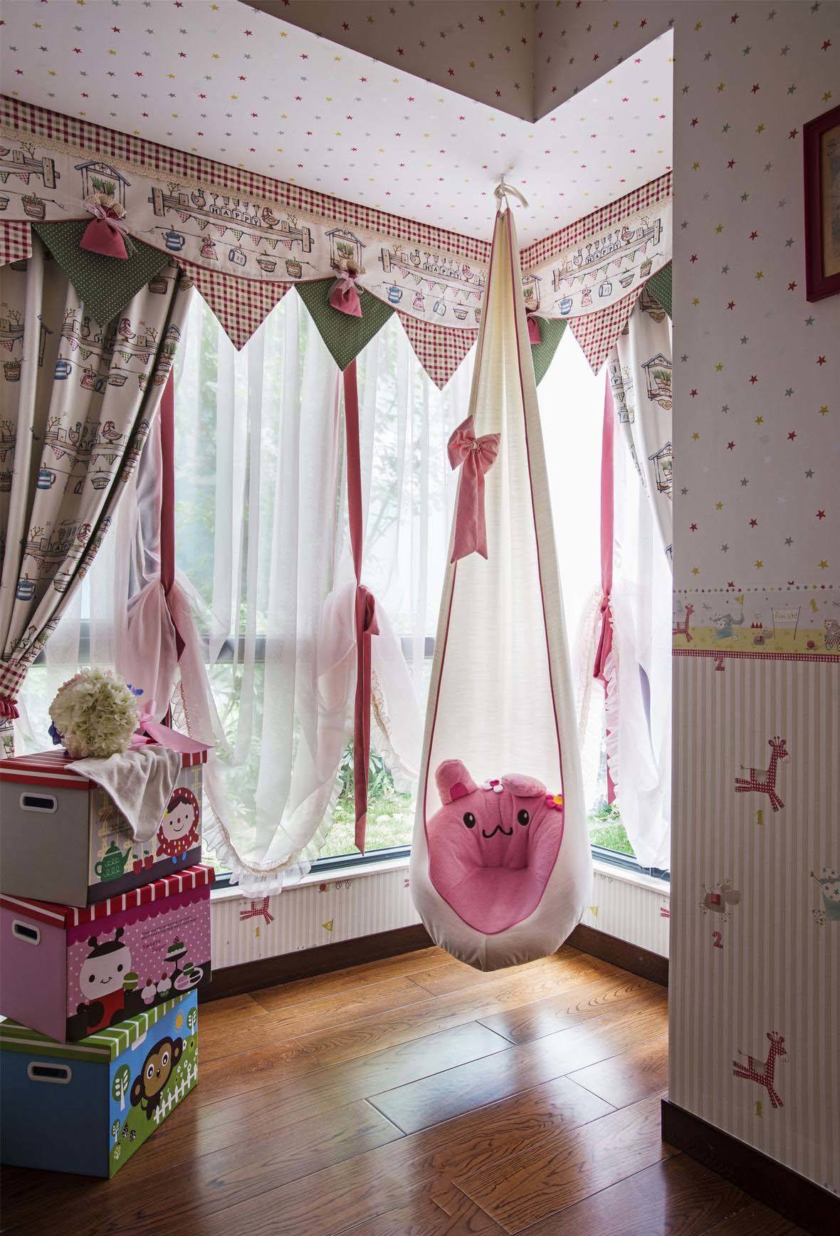 粉色鲜嫩新古典儿童房休闲区设计装潢美图