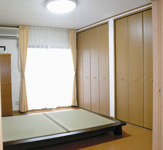 简约日式风格设计卧室原木衣柜设计
