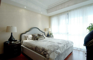 清爽简约美式卧室白色窗帘装饰案例图