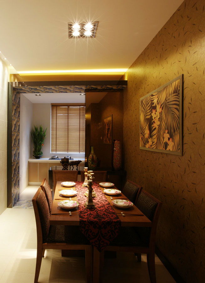 奢华东南亚风格餐厅金色背景墙效果图