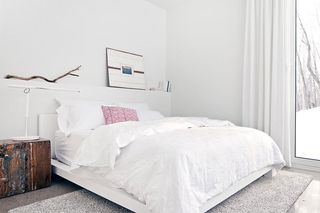 纯白北欧简约卧室床头背景墙设计图