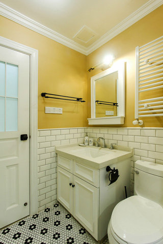 灿烂黄色美式风格家居卫生间背景墙装修效果图