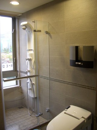 简约现代设计卫生间干湿隔断装修