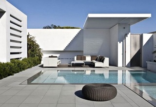 白色简约时尚现代风别墅室外泳池效果图欣赏