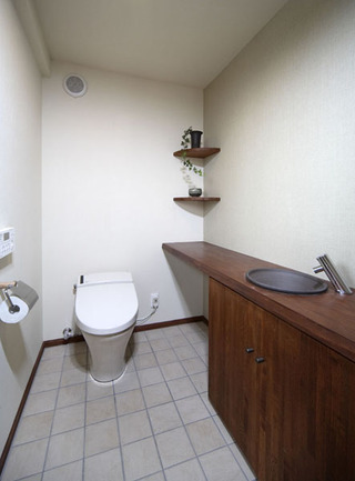 咖啡色淡雅日式风格卫生间浴室柜装饰效果图
