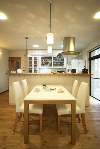 松木小清新日式风格餐厨房一体设计图