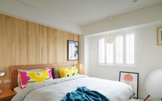 简约风格设计卧室床头实木背景墙设计效果图
