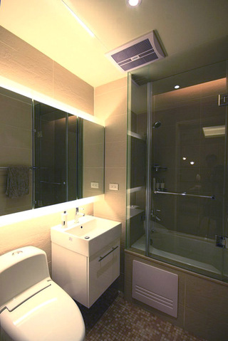 沉静素雅现代装修风格卫生间浴缸设计