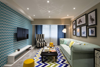 多彩时尚波普风混搭美式客厅背景墙装饰设计