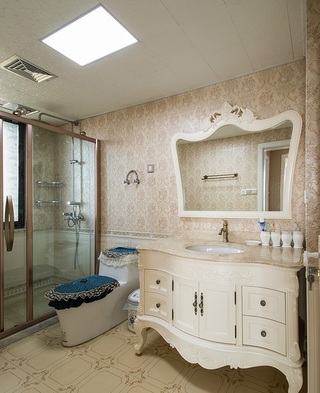 精美6平米欧式卫生间浴室柜及壁纸效果图