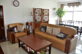 简中式风格二室一厅客厅沙发放置效果图