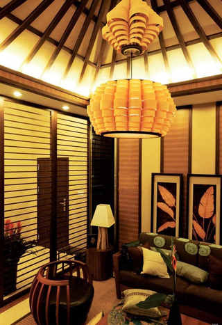 静谧豪华东南亚设计风格客厅尖顶吊顶效果图片