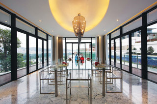 通透现代豪华别墅阳光玻璃餐厅设计效果图
