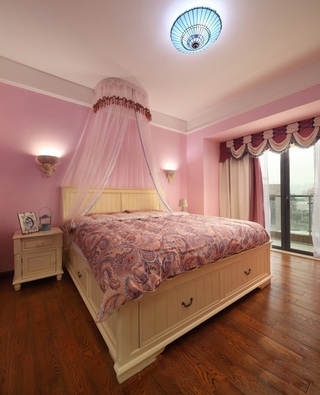 温馨美式风格别墅卧室设计装潢效果图片