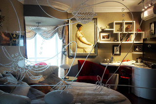 浪漫混搭卧室飘窗吊顶设计案例图