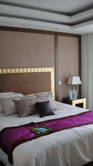 典雅现代设计风格卧室床头背景墙装饰图