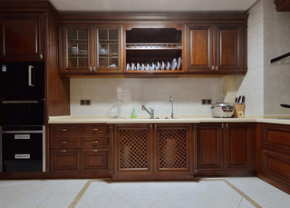 复古美式风格厨房实木橱柜设计装饰效果图