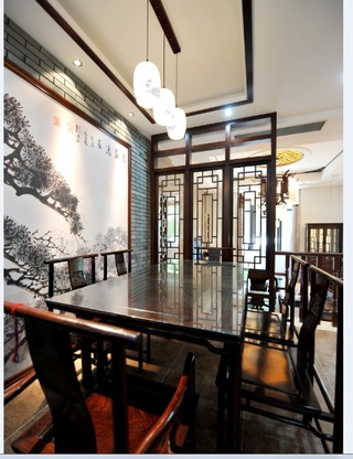 格调雅致古典中式风格餐厅实木桌椅欣赏图