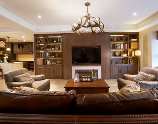 温馨典雅美式风格客厅电视收纳柜设计效果图
