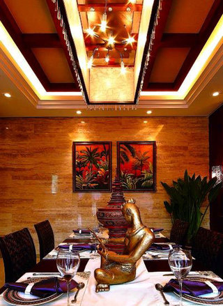 奢华复古东南亚风格别墅餐厅吊顶效果图