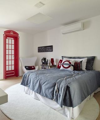 红色新古典风格公寓卧室设计软装饰图