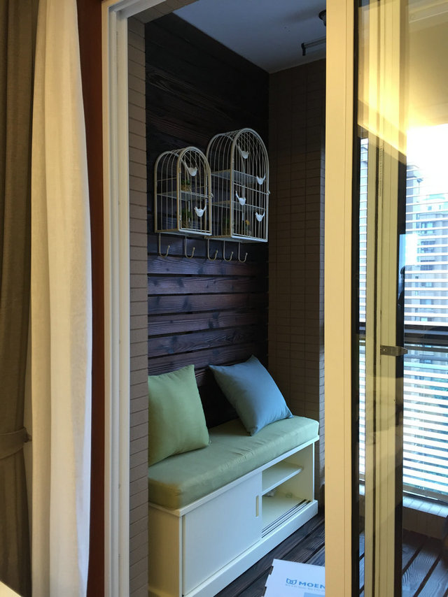 悠闲复古美式风格阳台软装饰效果图