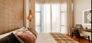 现代简中式卧室落地窗装饰效果图