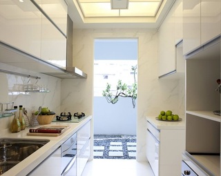 简洁纯净时尚现代公寓厨房阳台设计图片