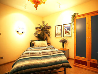 色彩丰富地中海异域风三居侧卧室装潢效果图