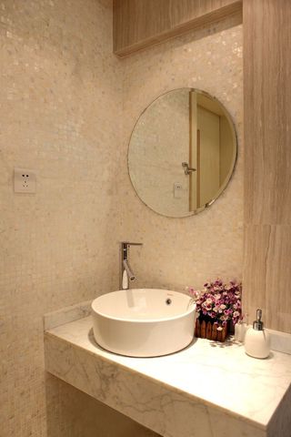 唯美现代马赛克浴室洗手台背景墙图片