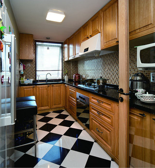 复古混搭风格三居厨房橱柜设计效果图