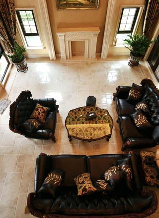奢华美式别墅客厅黑色沙发效果图