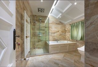欧式时尚大理石浴室干湿分区效果图