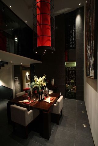 色彩浓重现代中式风格餐厅装潢效果图片