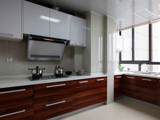 高端大气现代厨房实木橱柜装修效果图