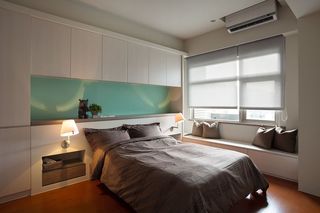 精致现代卧室创意床头柜装饰设计